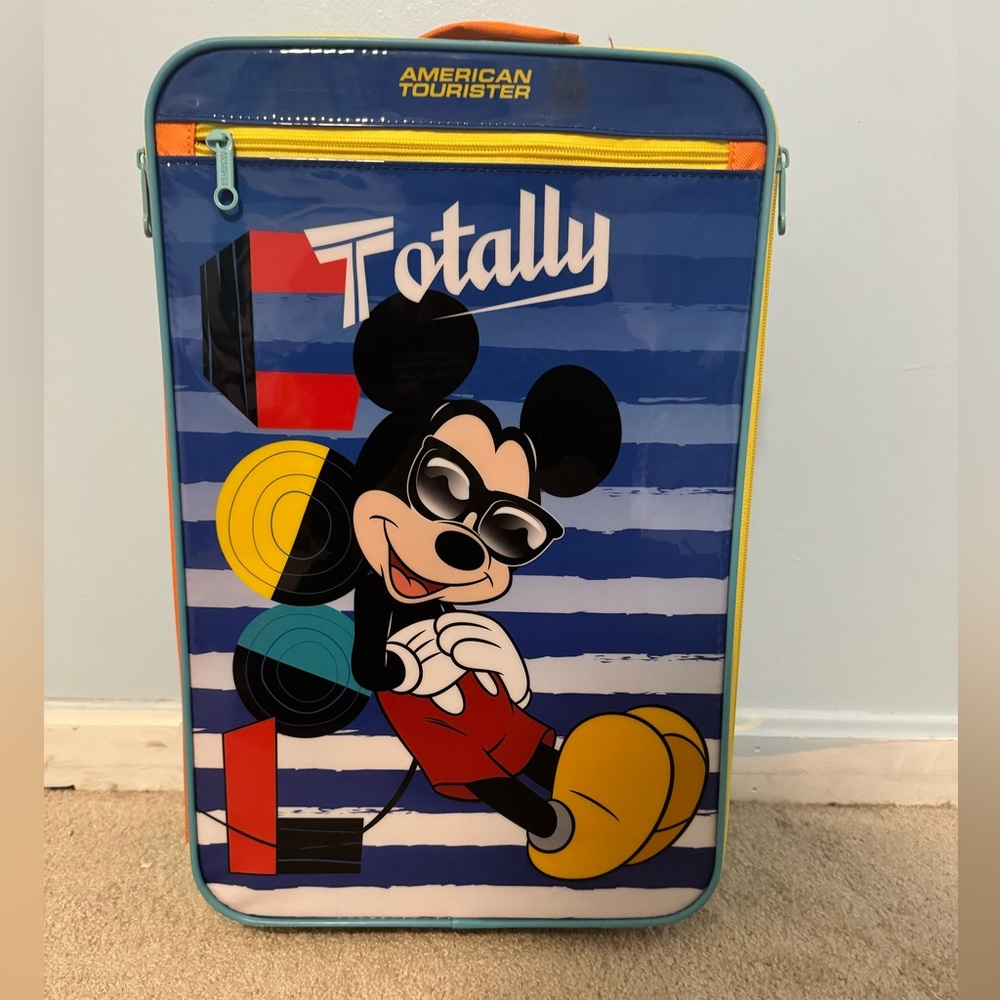 American Tourister Surfer Mickey kid’s carry on